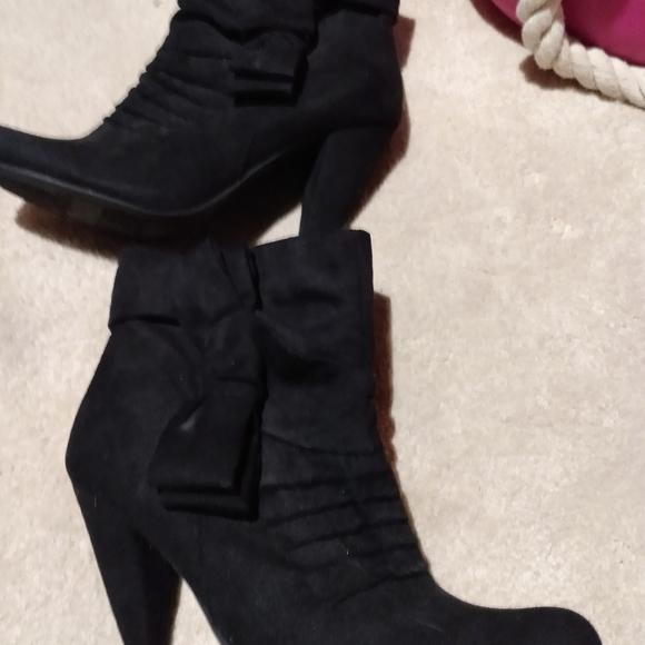 boots - Picture 3 of 7